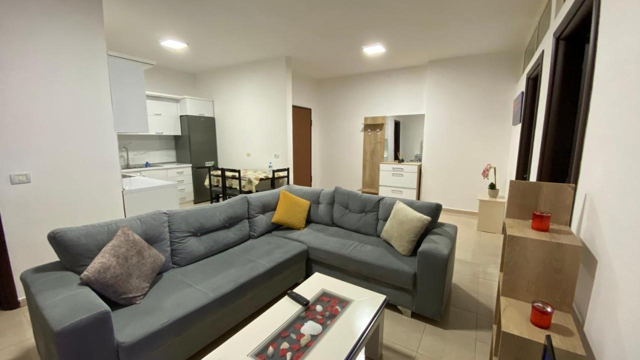 Ona'S Apartments Lushnje Ngoại thất bức ảnh